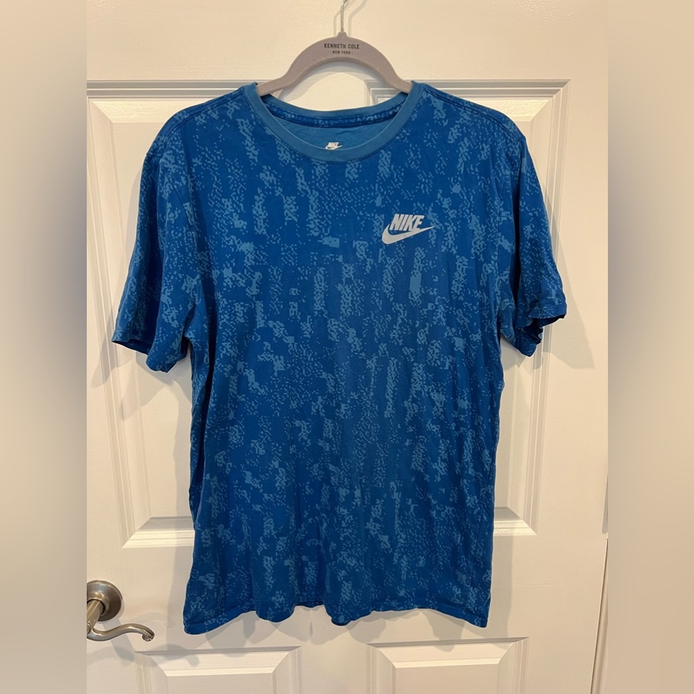 Nike Sportswear Print T-shirt Athletic Cut Patterned Pixel Men’s Size Large